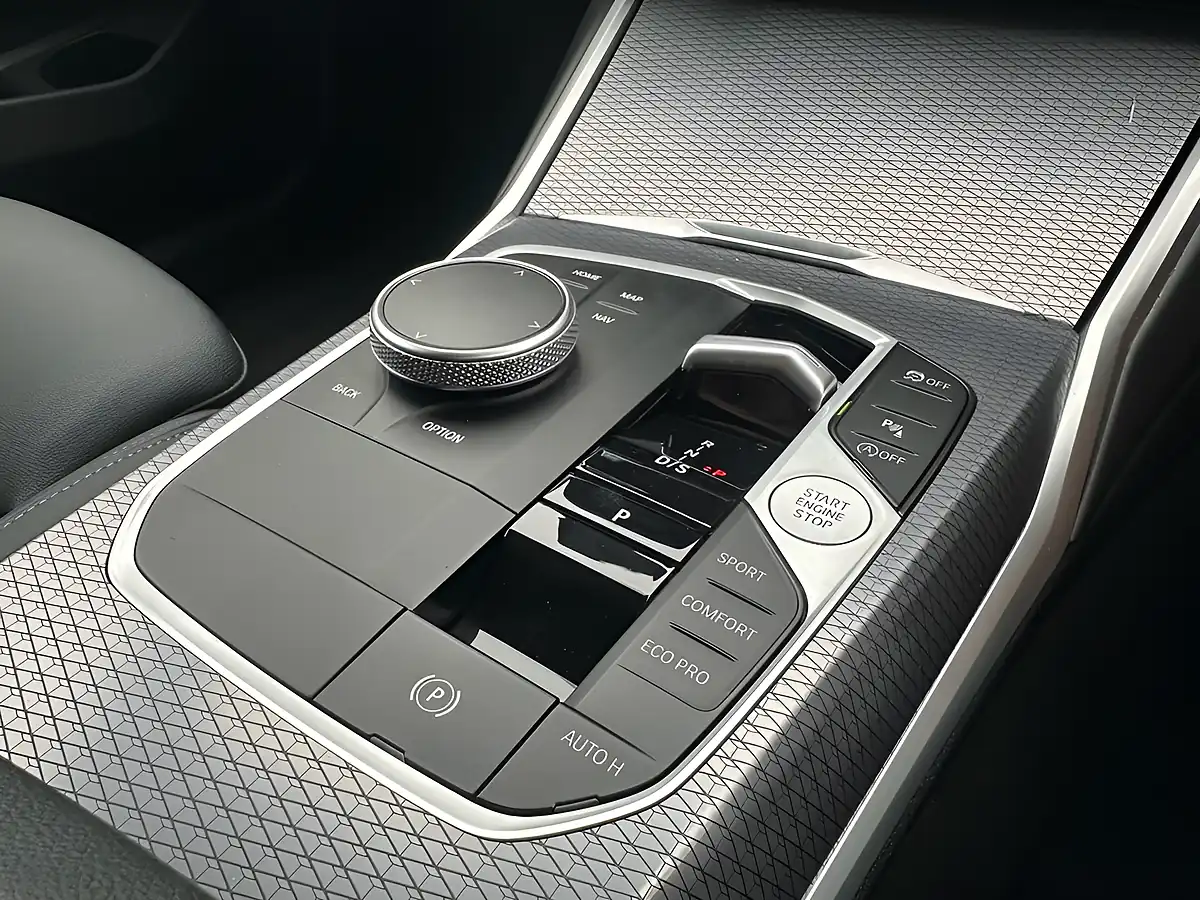 Used 2024 BMW 3 Series M Sport Touring Alpine White - Interior and Exterior details 17