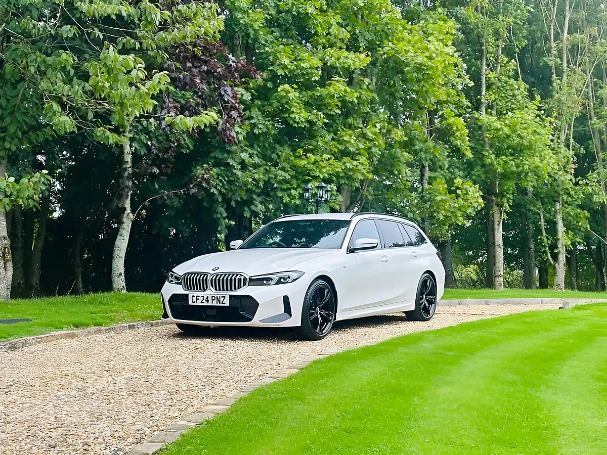 Used 2024 BMW 3 Series M Sport Touring Alpine White - Interior and Exterior details 20