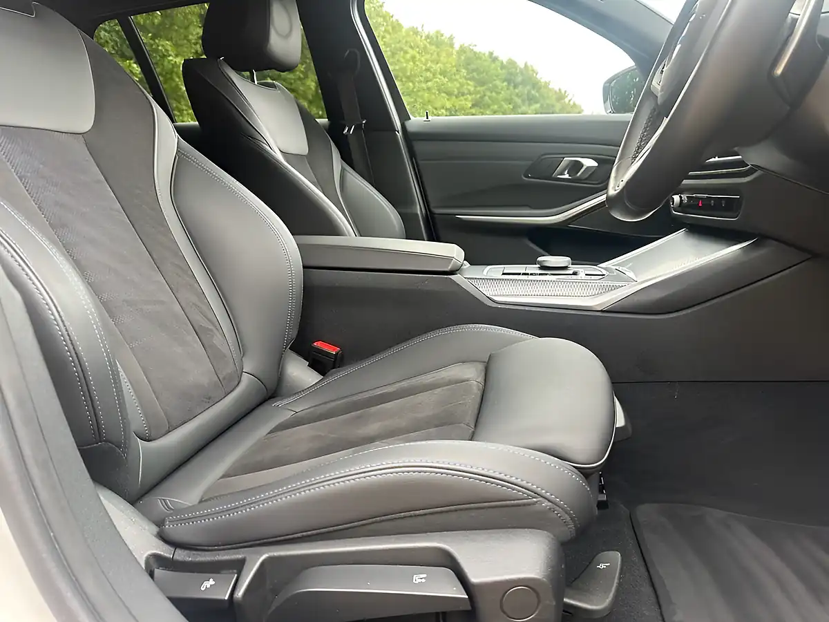Used 2024 BMW 3 Series M Sport Touring Alpine White - Interior and Exterior details 3