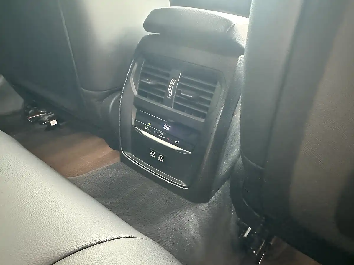 Used 2024 BMW 3 Series M Sport Touring Alpine White - Interior and Exterior details 7