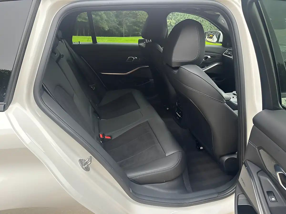 Used 2024 BMW 3 Series M Sport Touring Alpine White - Interior and Exterior details 9