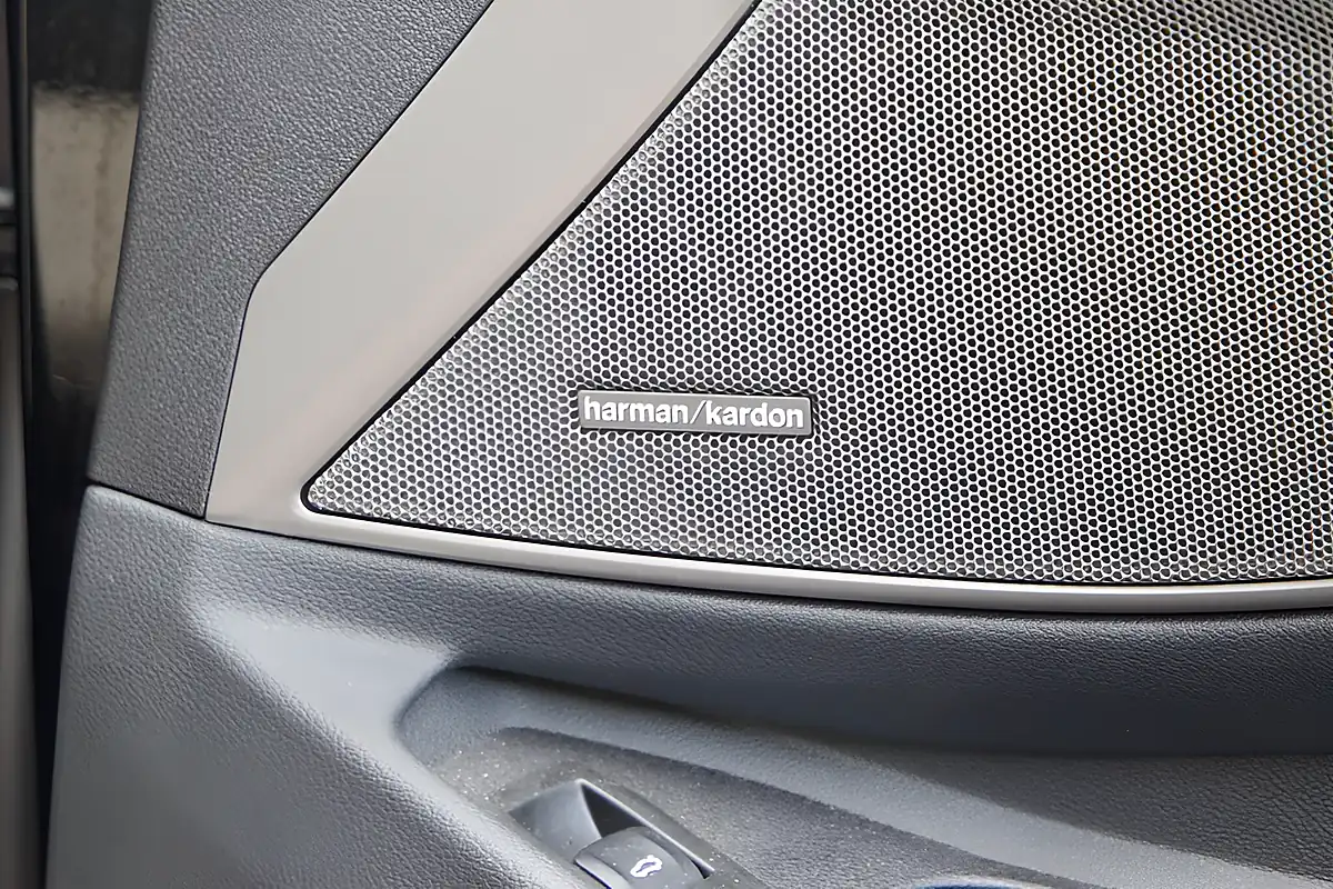 Used 2024 BMW 3 Series M340i Black Sapphire - Interior and Exterior details 6