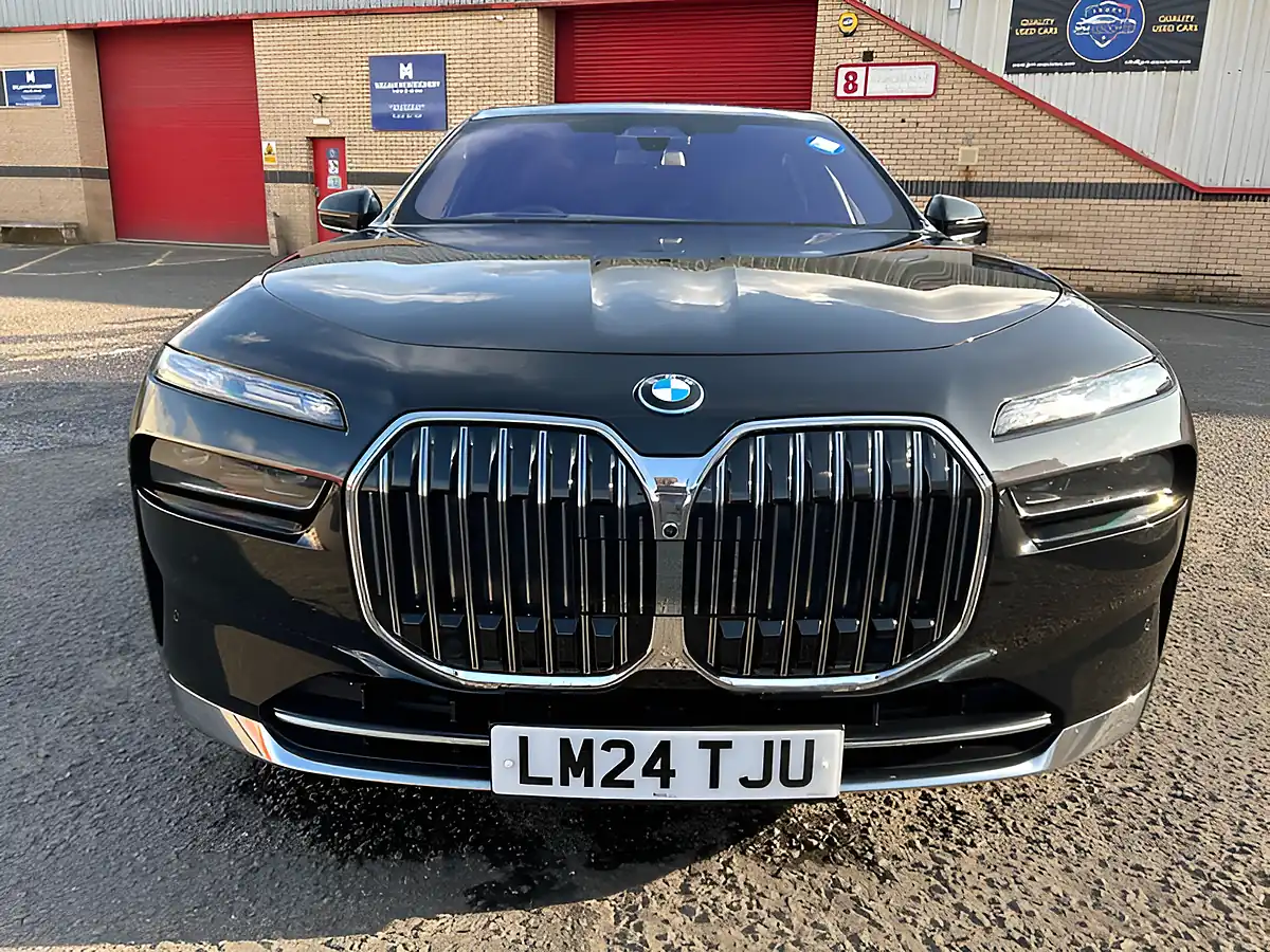 Used 2024 BMW 7 Series Excellence Black - Interior and Exterior details 3