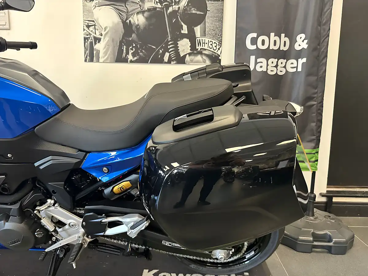 Used 2024 BMW F 900 Xr Blue - Interior and Exterior details 16