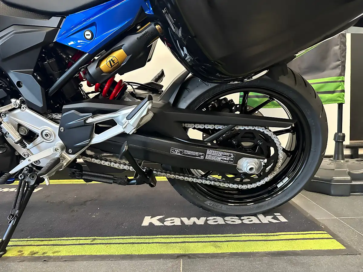 Used 2024 BMW F 900 Xr Blue - Interior and Exterior details 17