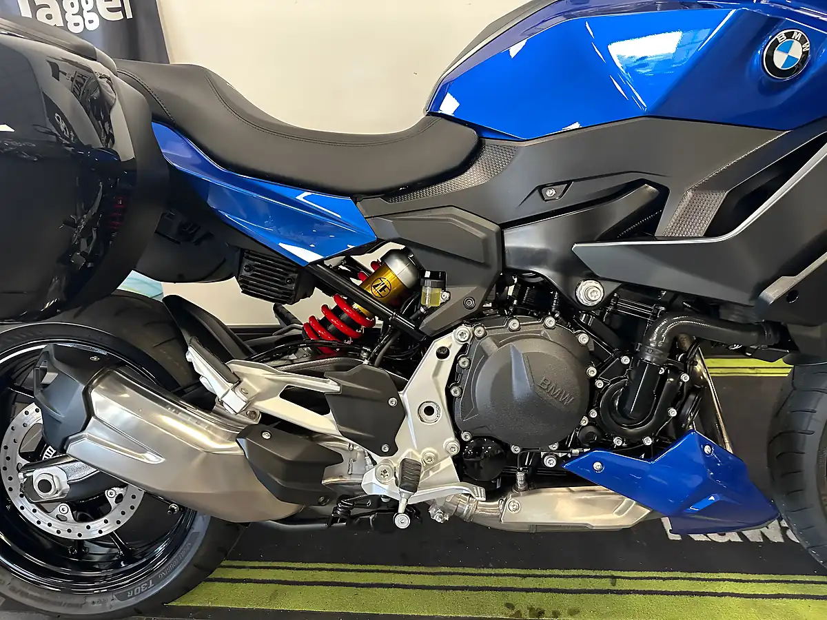 Used 2024 BMW F 900 Xr Blue - Interior and Exterior details 5
