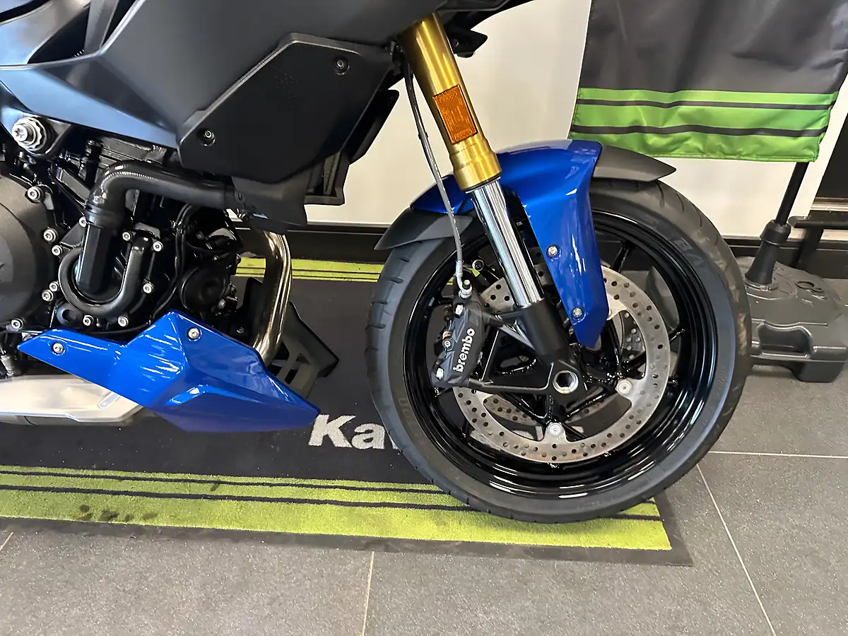 Used 2024 BMW F 900 Xr Blue - Interior and Exterior details 7