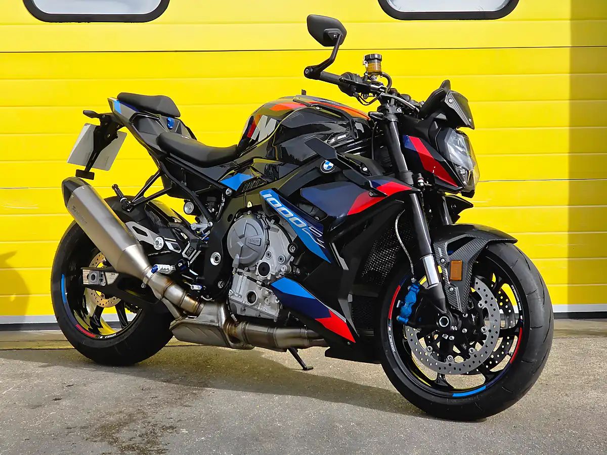 Used 2024 BMW M 1000 R Black - Front View