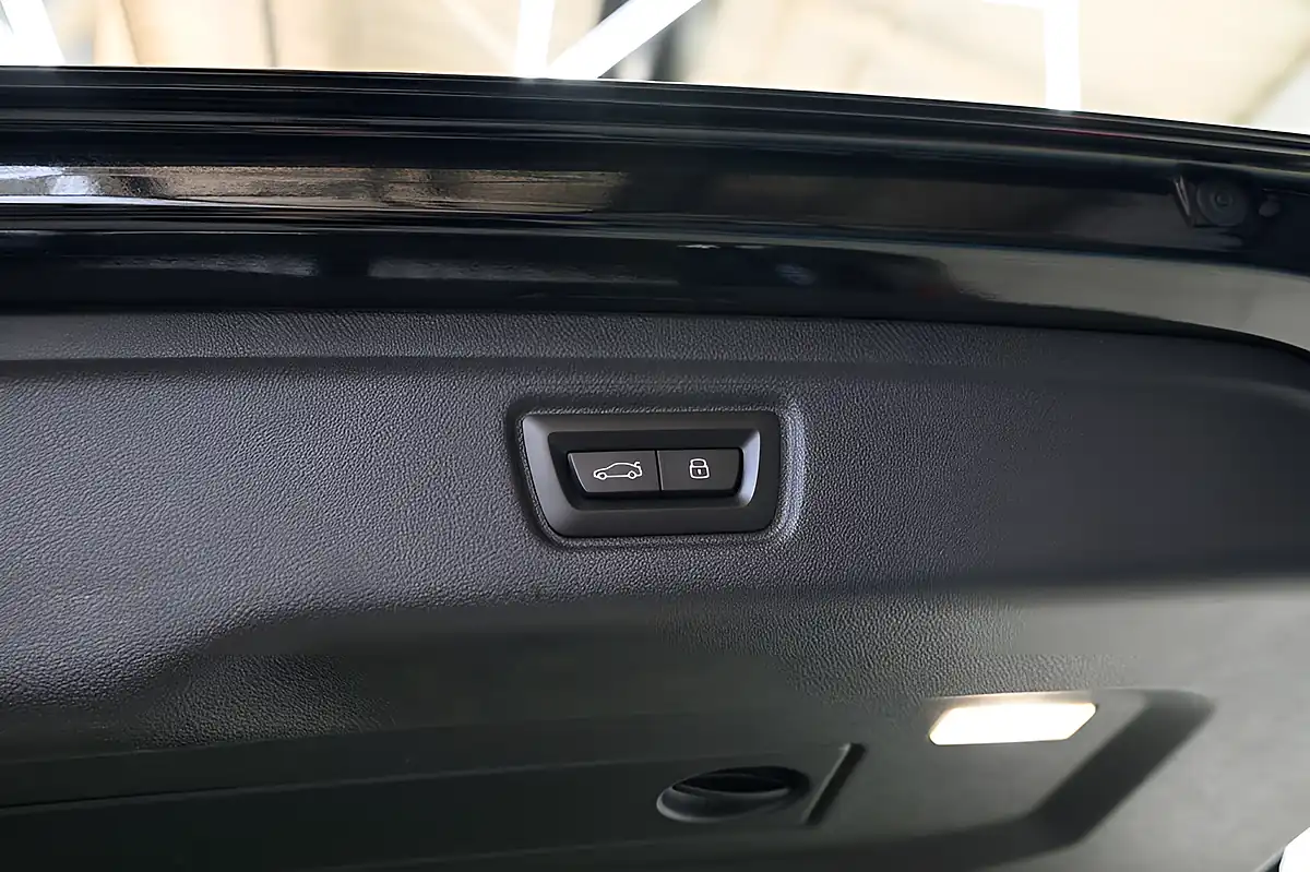 Used 2024 BMW M3 Competition Touring Black - Interior and Exterior details 13