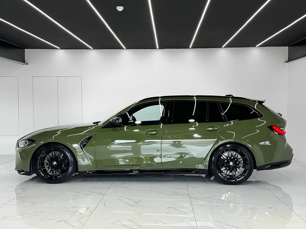 Used 2024 BMW M3 Competition Touring Green - Interior and Exterior details 3