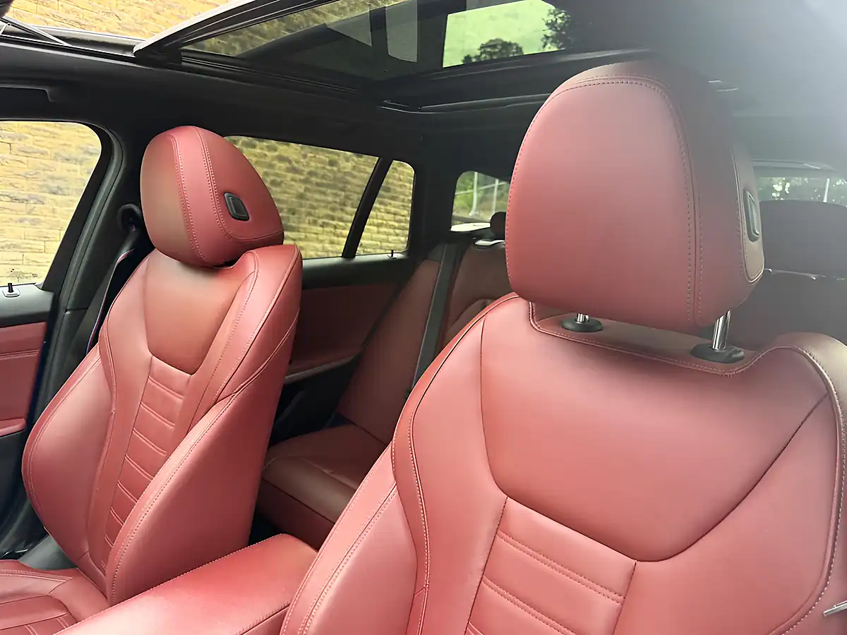 Used 2024 BMW M340d Touring Blue - Interior and Exterior details 11