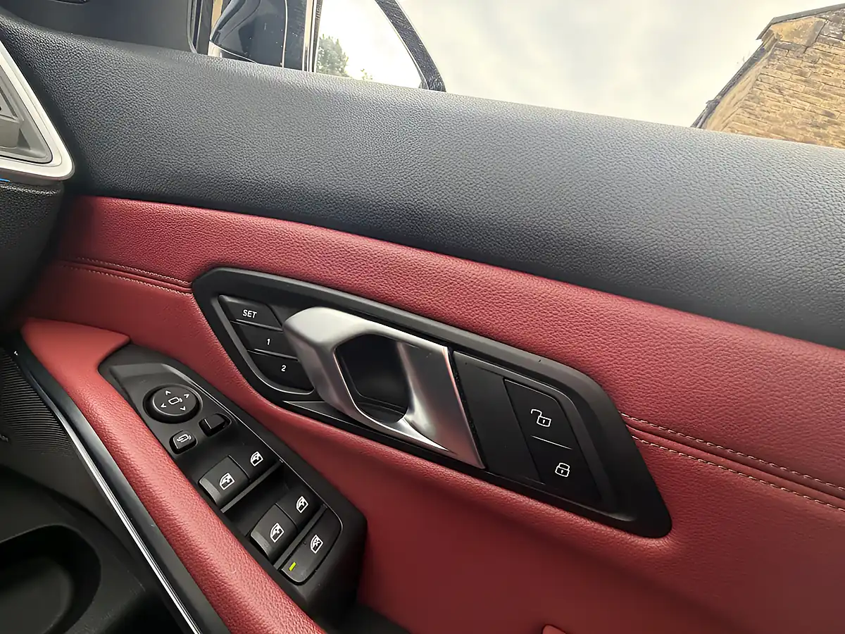 Used 2024 BMW M340d Touring Blue - Interior and Exterior details 18