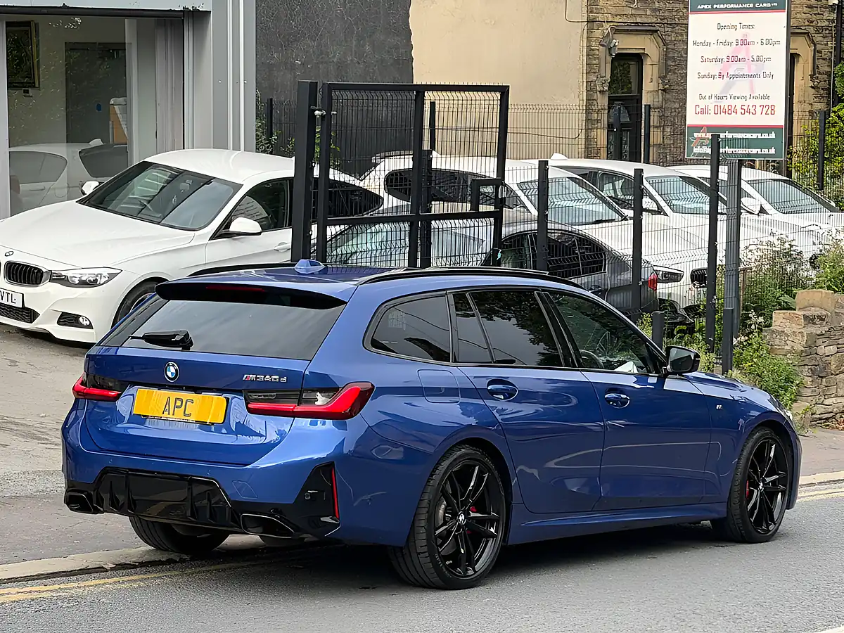 Used 2024 BMW M340d Touring Blue - Interior and Exterior details 6