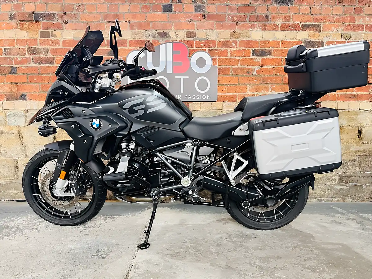 Used 2024 BMW R 1250 GS Triple Black Te Ultimate Edition Black - Interior and Exterior details 12