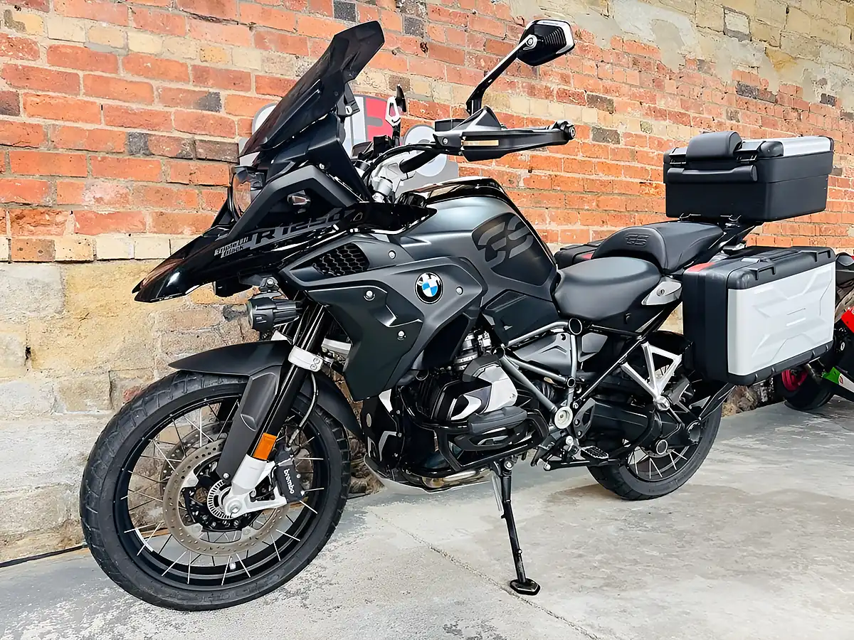 Used 2024 BMW R 1250 GS Triple Black Te Ultimate Edition Black - Interior and Exterior details 13