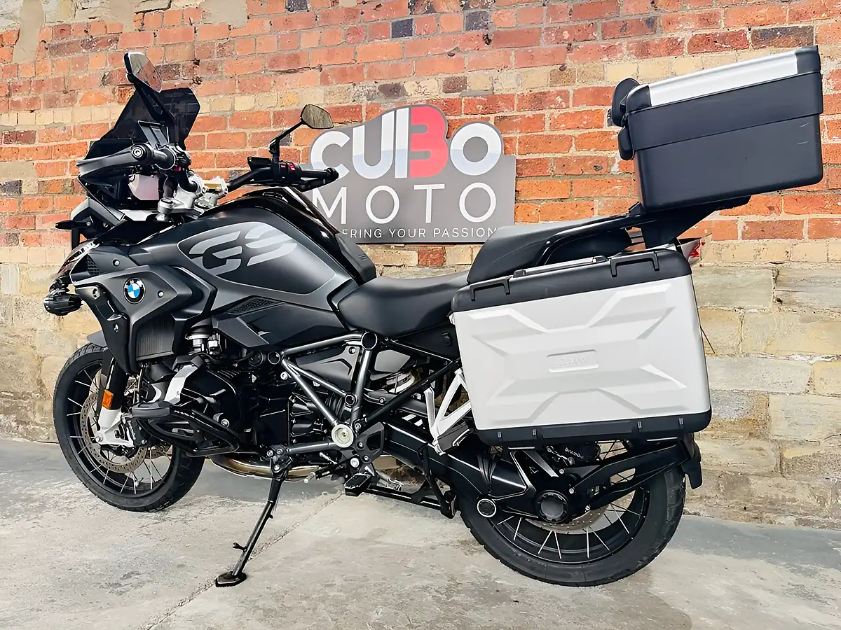 Used 2024 BMW R 1250 GS Triple Black Te Ultimate Edition Black - Interior and Exterior details 14