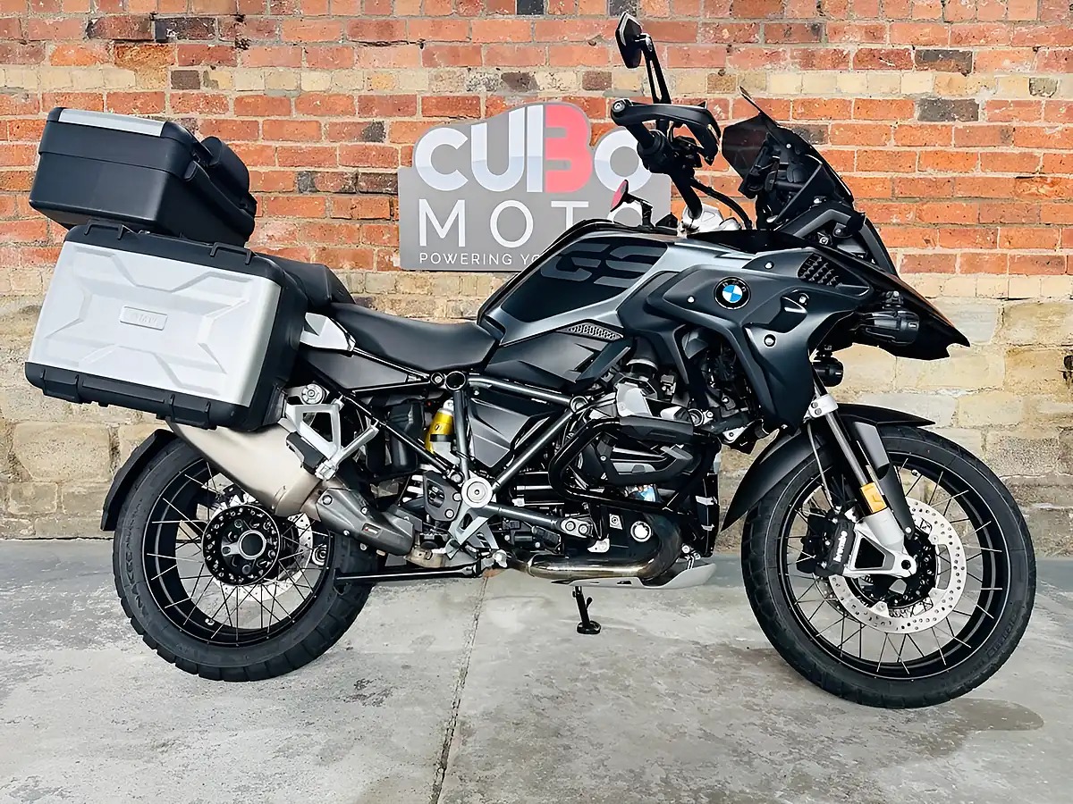 Used 2024 BMW R 1250 GS Triple Black Te Ultimate Edition Black - Interior and Exterior details 3