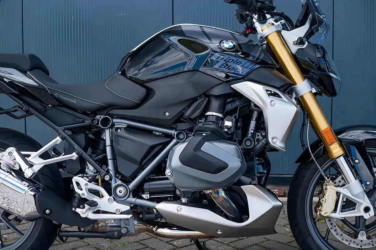 Used 2024 BMW R 1250 R Blackstorm Metallic - Interior and Exterior details 12