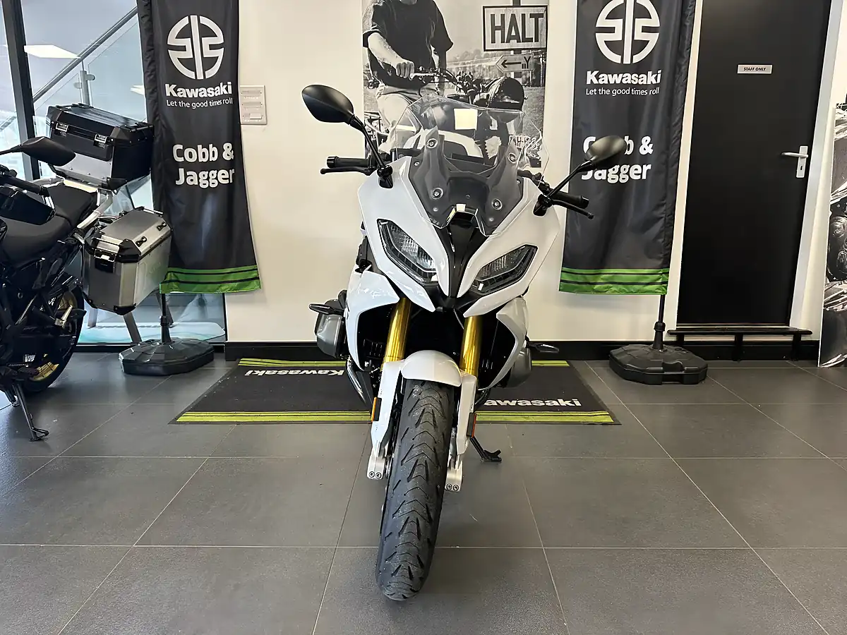 Used 2024 BMW R 1250 RS Se White - Interior and Exterior details 11