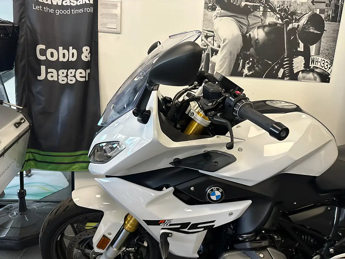 Used 2024 BMW R 1250 RS Se White - Interior and Exterior details 15
