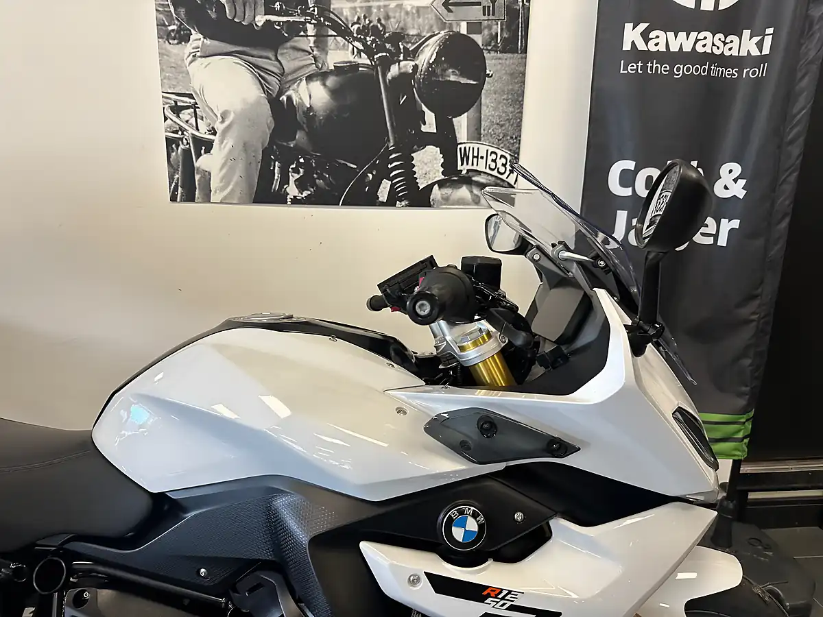 Used 2024 BMW R 1250 RS Se White - Interior and Exterior details 6