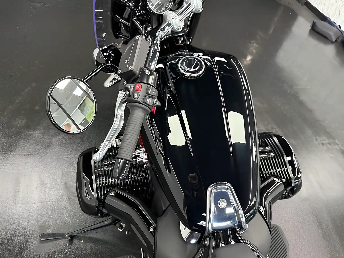 Used 2024 BMW R 18 Classic Tourer Black - Interior and Exterior details 15