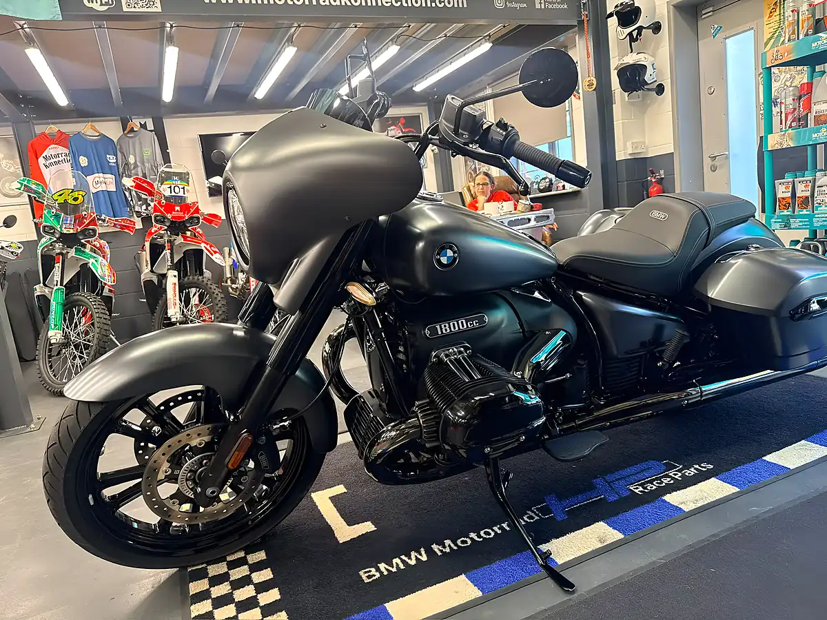 Used 2024 BMW R18 Roctane Berlin Built Bagger Panzer Grey - Interior and Exterior details 17
