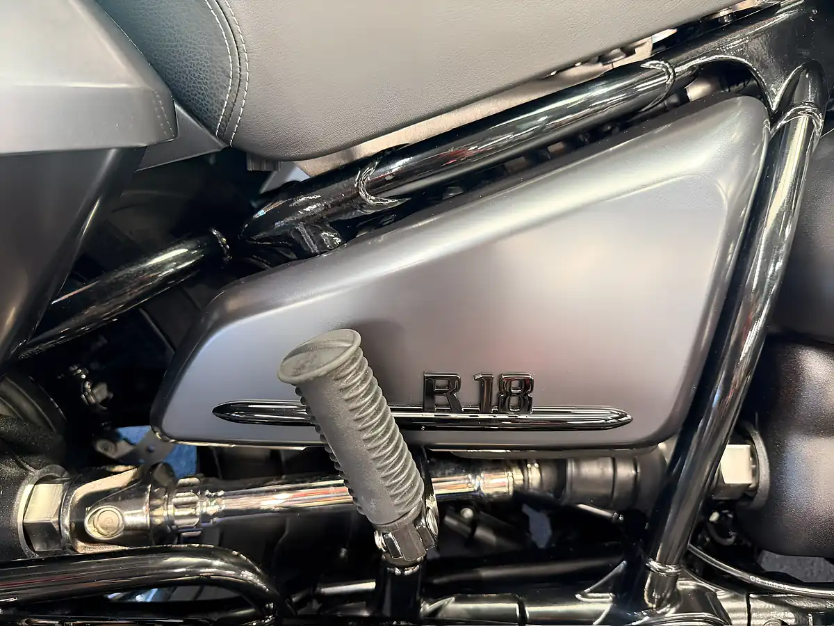 Used 2024 BMW R18 Roctane Berlin Built Bagger Panzer Grey - Interior and Exterior details 8