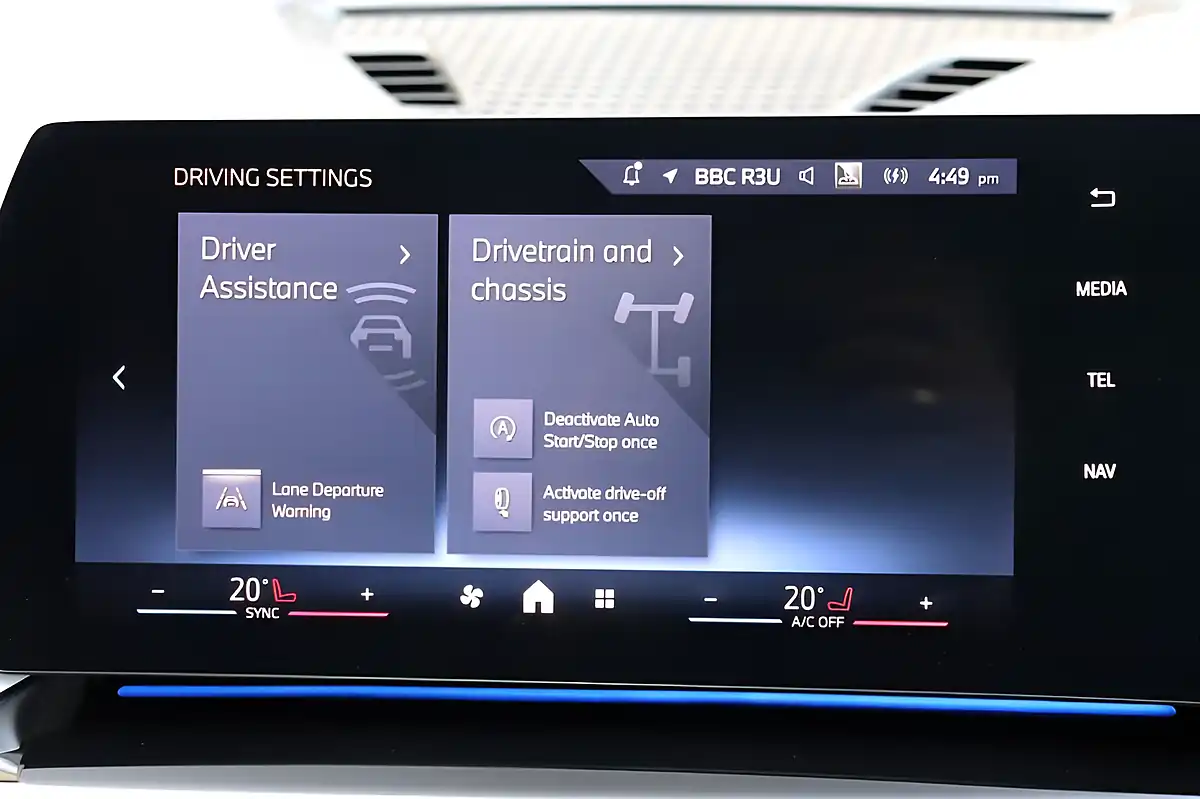 Used 2024 BMW X1 Xline Cape York Green - Interior and Exterior details 14