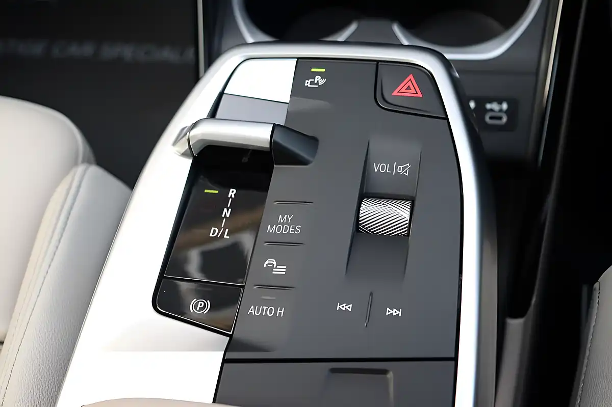 Used 2024 BMW X1 Xline Cape York Green - Interior and Exterior details 16