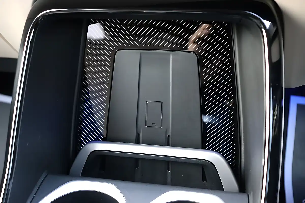 Used 2024 BMW X1 Xline Cape York Green - Interior and Exterior details 18