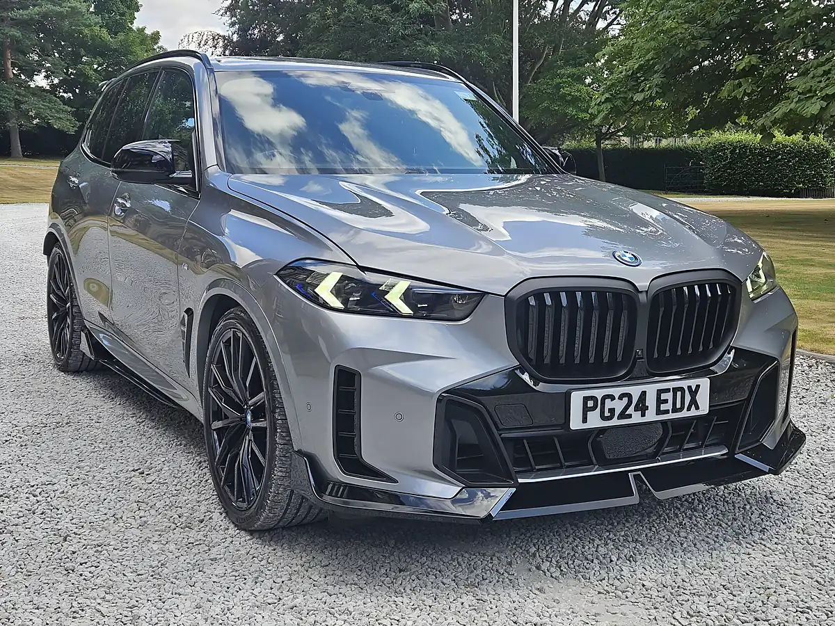 Used 2024 BMW X5 M Sport Grey - Front View