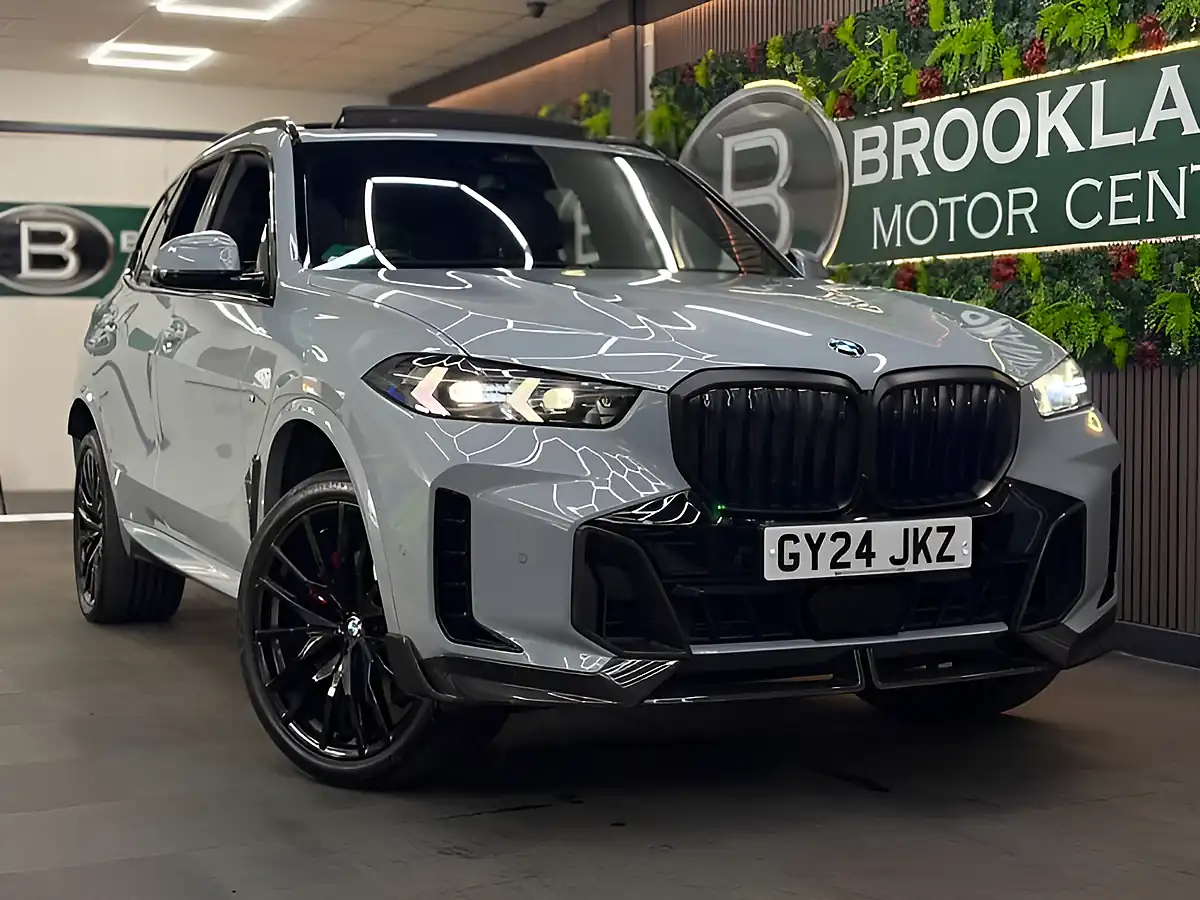 Used 2024 BMW X5 M Sport Grey - Front View