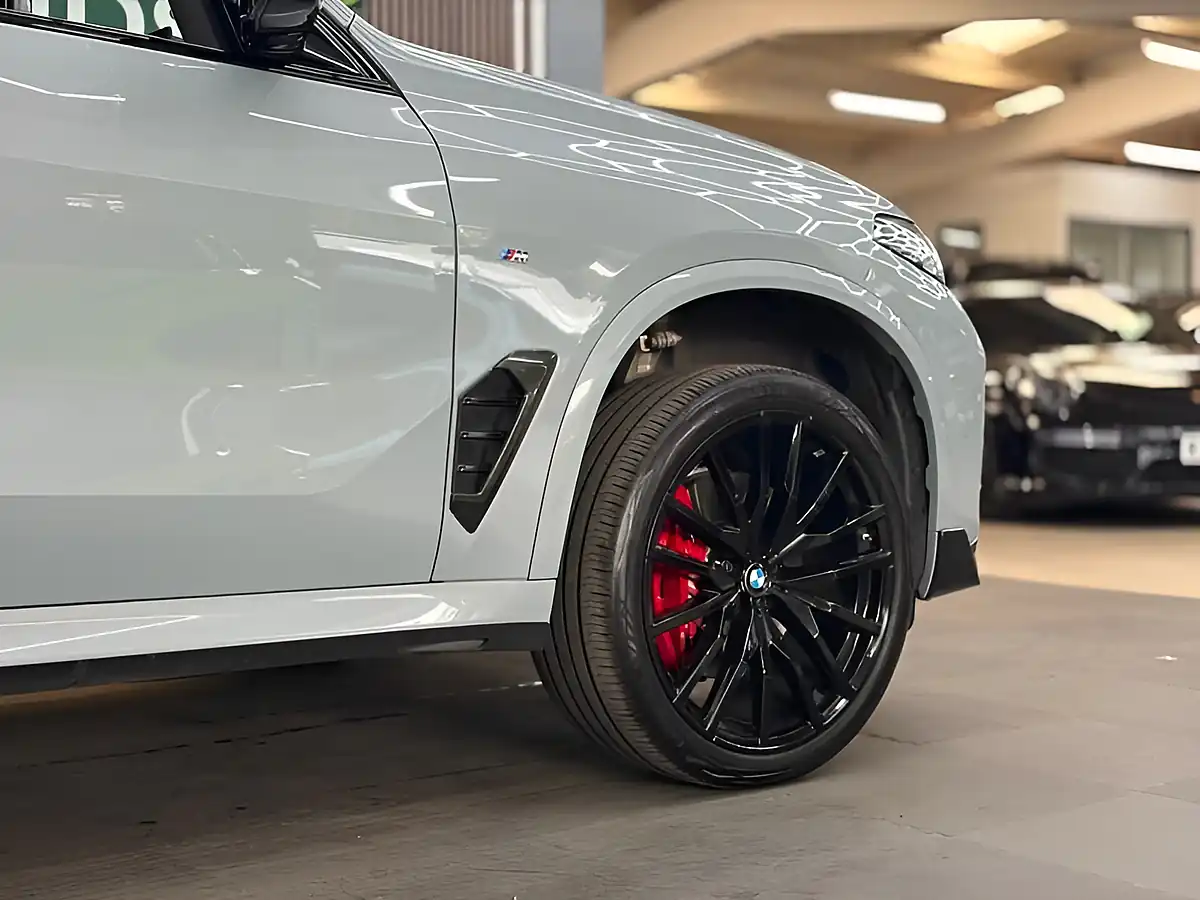 Used 2024 BMW X5 M Sport Grey - Interior and Exterior details 9