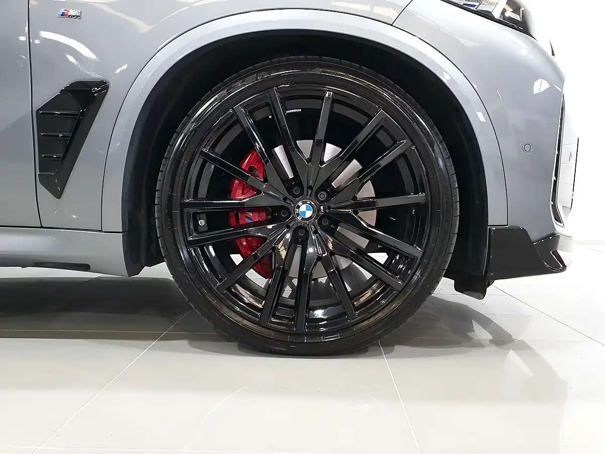 Used 2024 BMW X5 M Sport Skyscraper Grey - Interior and Exterior details 13