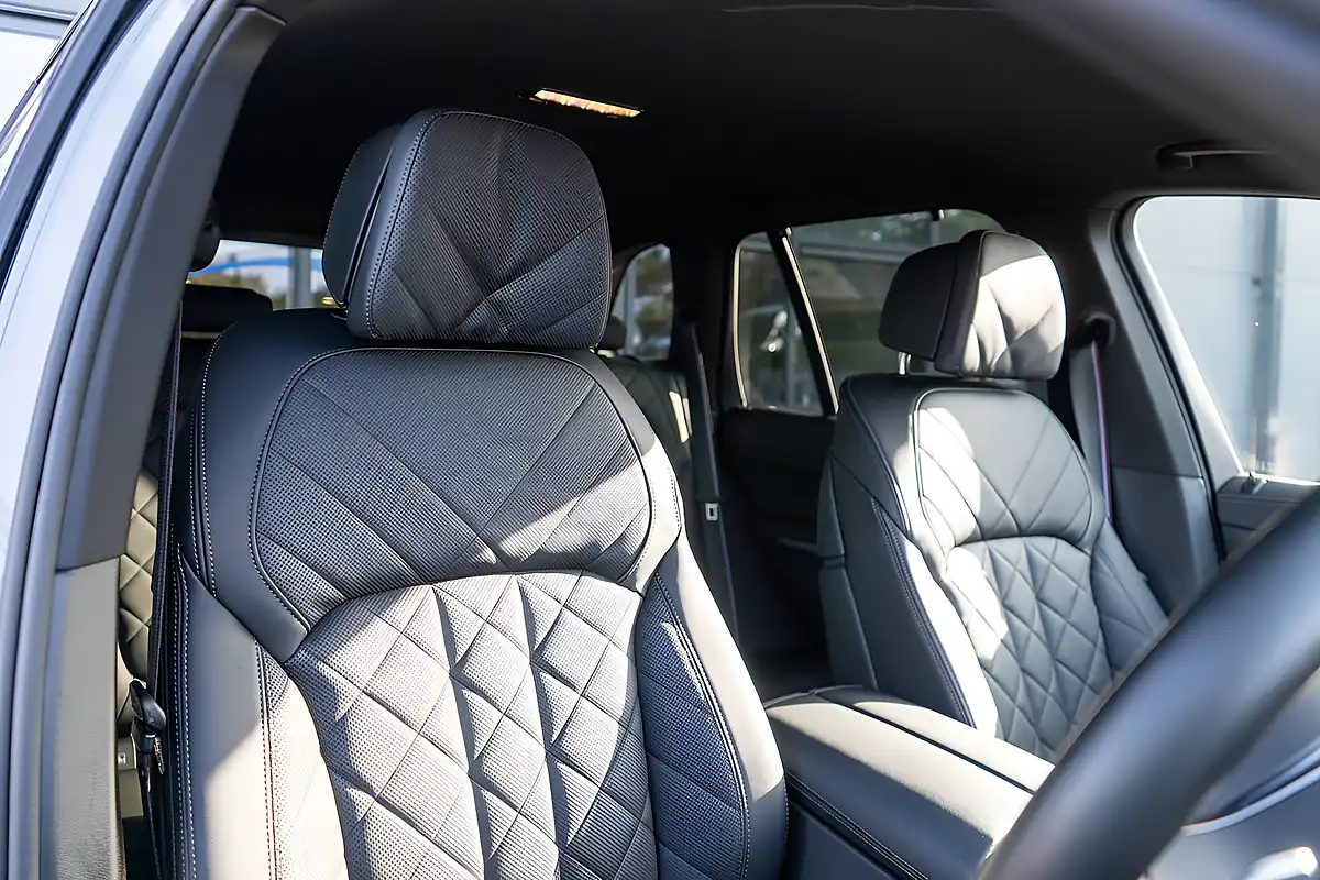 Used 2024 BMW X5 M Sport Skyscraper Grey Metallic - Interior and Exterior details 4