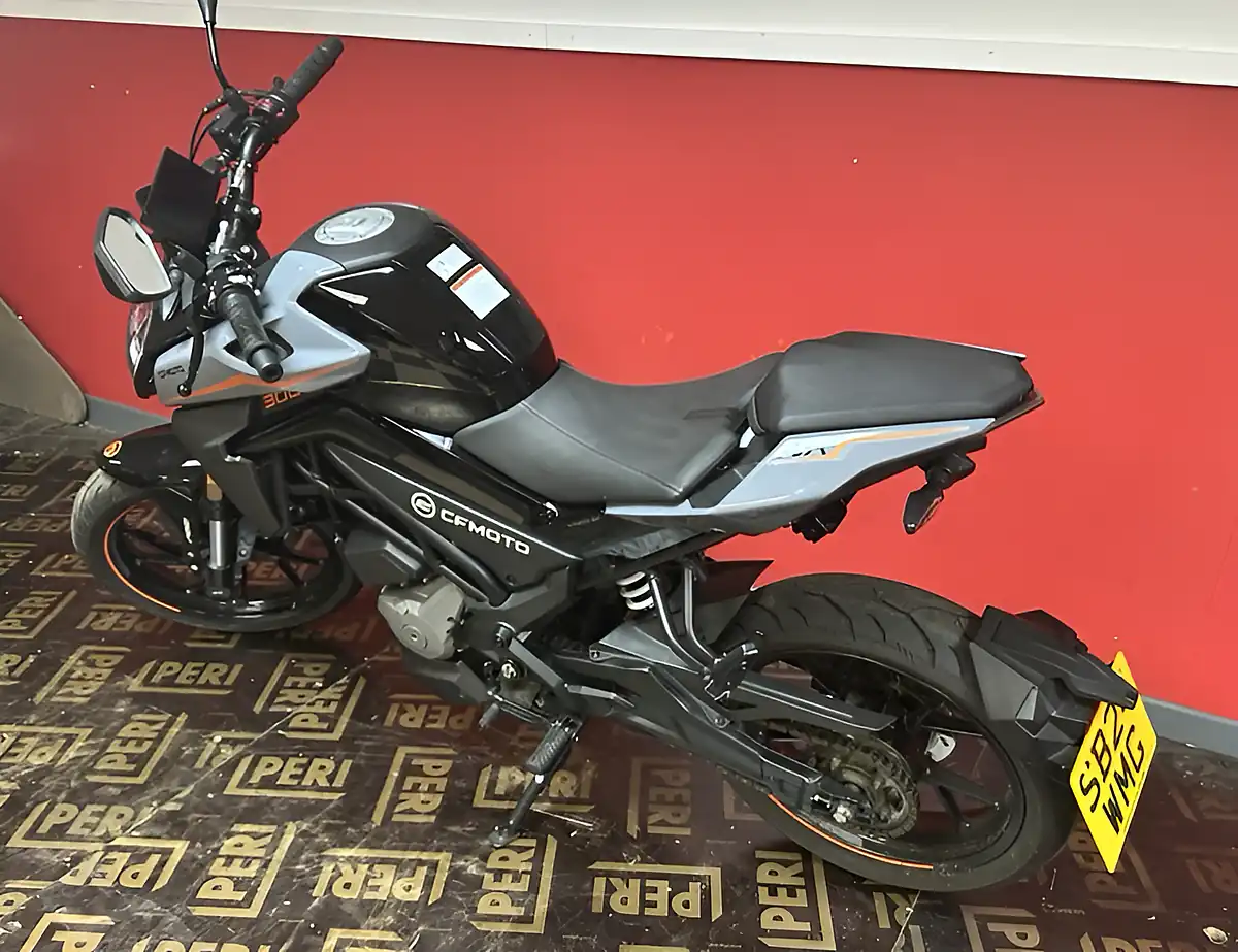 Used 2024 Cfmoto 300NK Black - Interior and Exterior details 10
