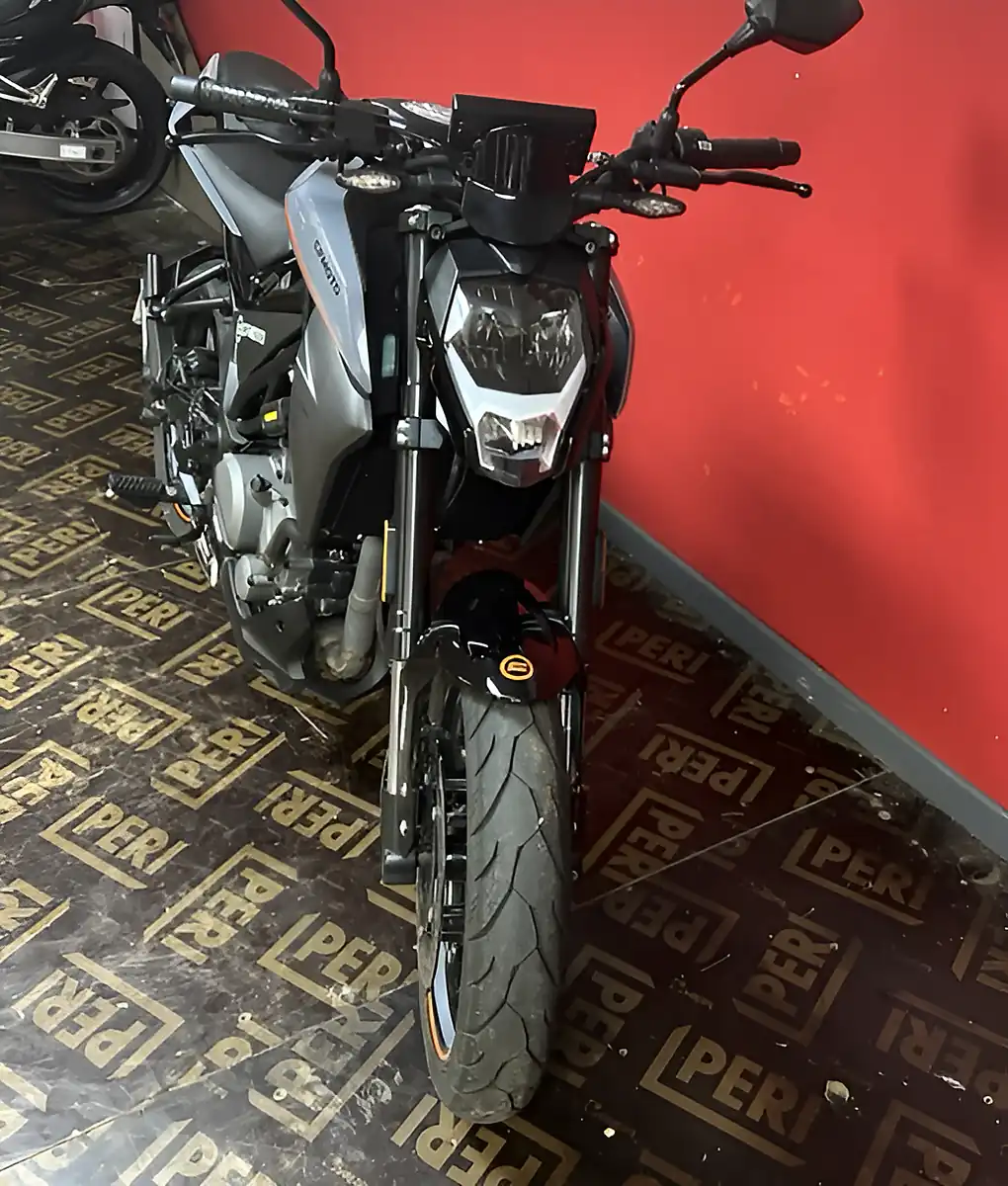 Used 2024 Cfmoto 300NK Black - Interior and Exterior details 11