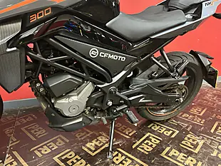 Used 2024 Cfmoto 300NK Black - Interior and Exterior details 4