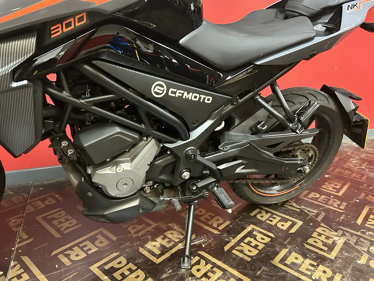Used 2024 Cfmoto 300NK Black - Interior and Exterior details 4