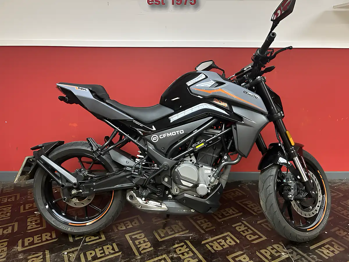Used 2024 Cfmoto 300NK Black - Interior and Exterior details 5