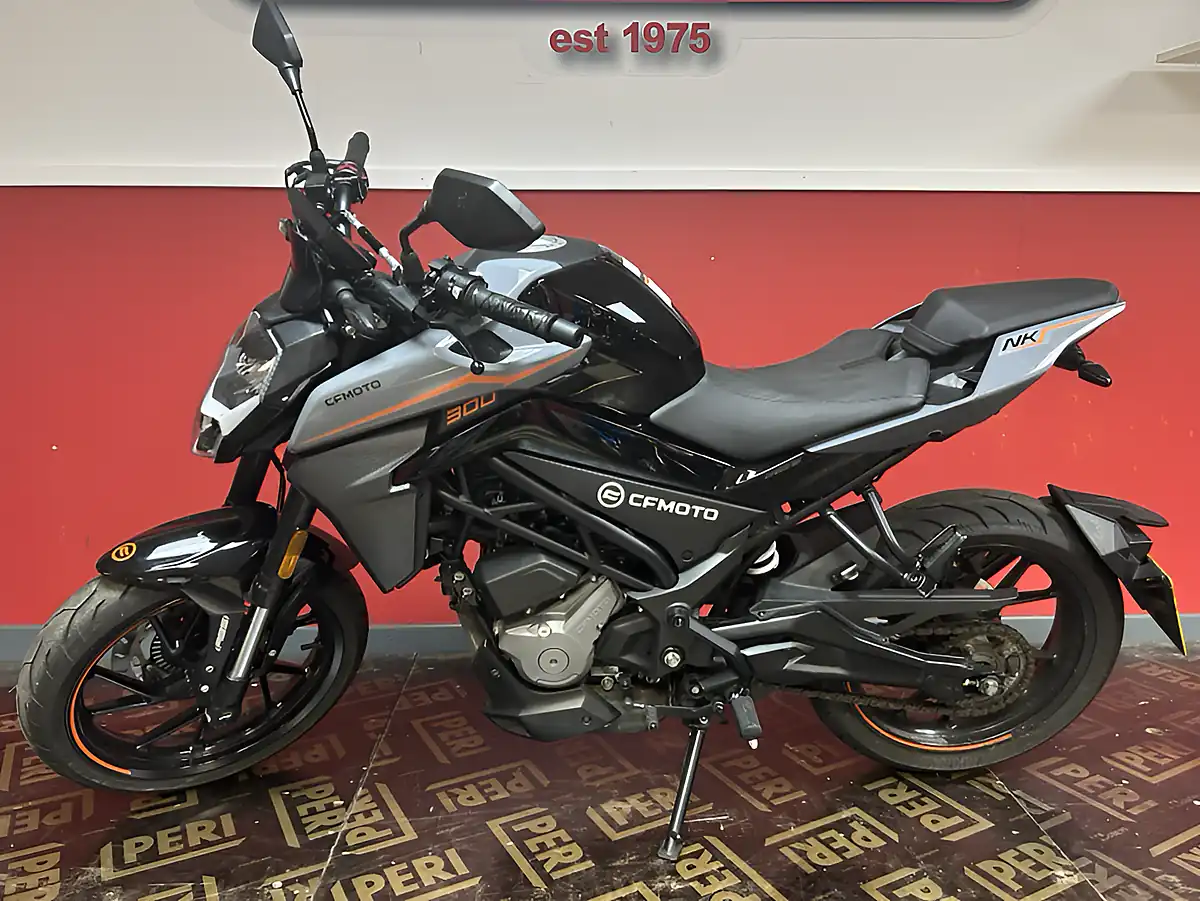Used 2024 Cfmoto 300NK Black - Interior and Exterior details 6
