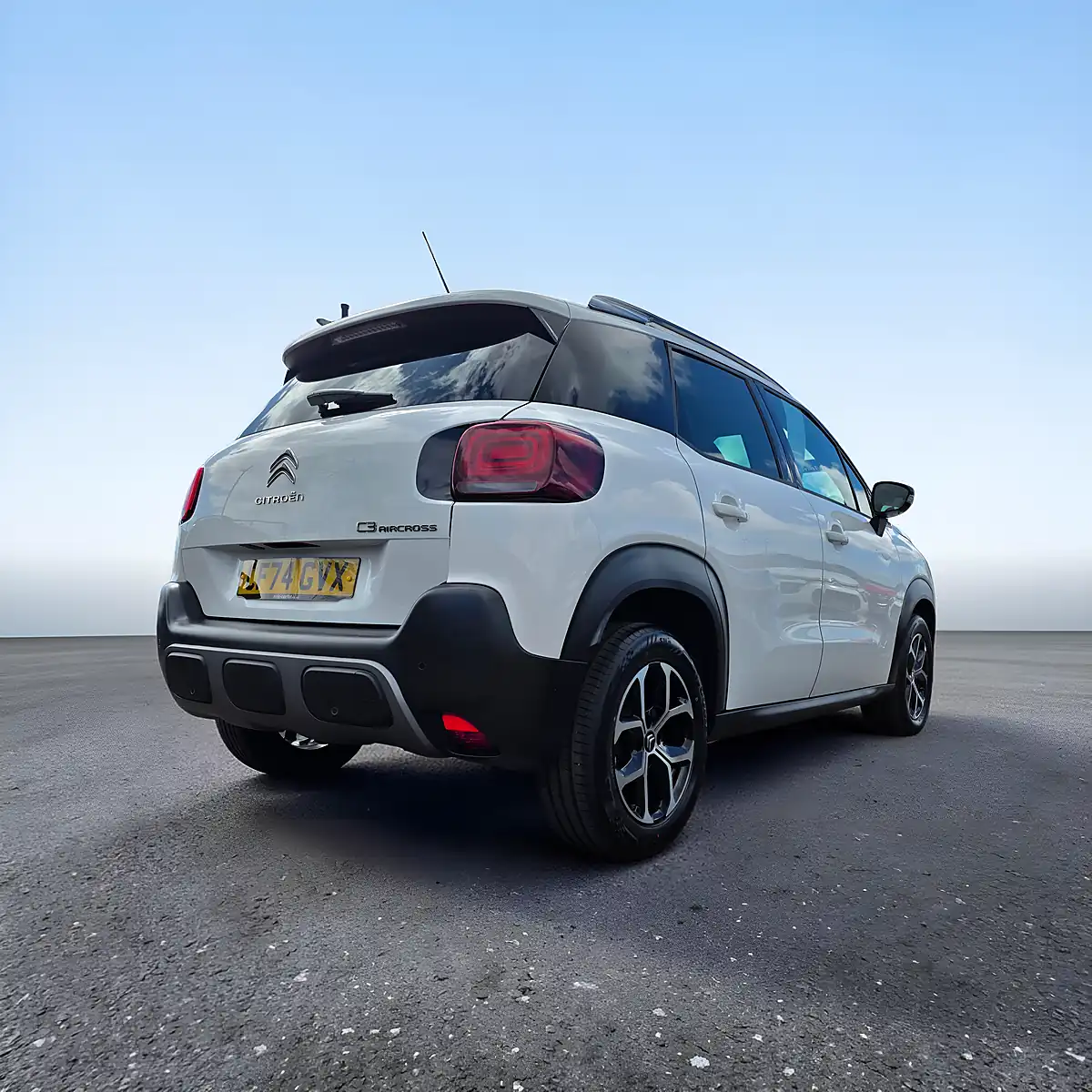 Used 2024 Citroen Aircross Plus Edition Alpine White - Interior and Exterior details 9