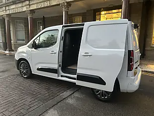 Used 2024 Citroen Berlingo Driver Polar White - Interior and Exterior details 10
