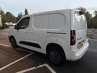 Used 2024 Citroen Berlingo Driver Polar White - Interior and Exterior details 4