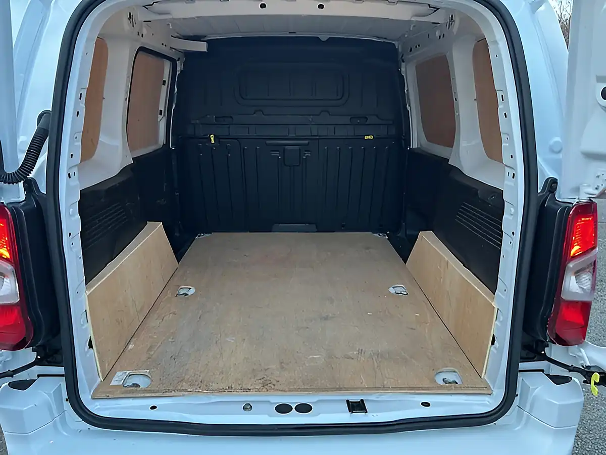 Used 2024 Citroen Berlingo Driver White - Interior and Exterior details 3