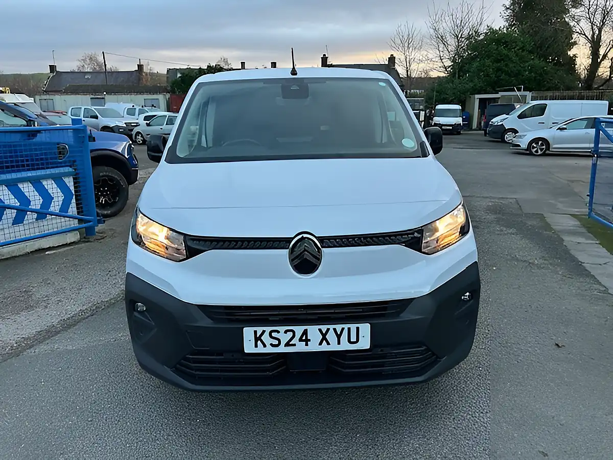 Used 2024 Citroen Berlingo Driver White - Interior and Exterior details 4