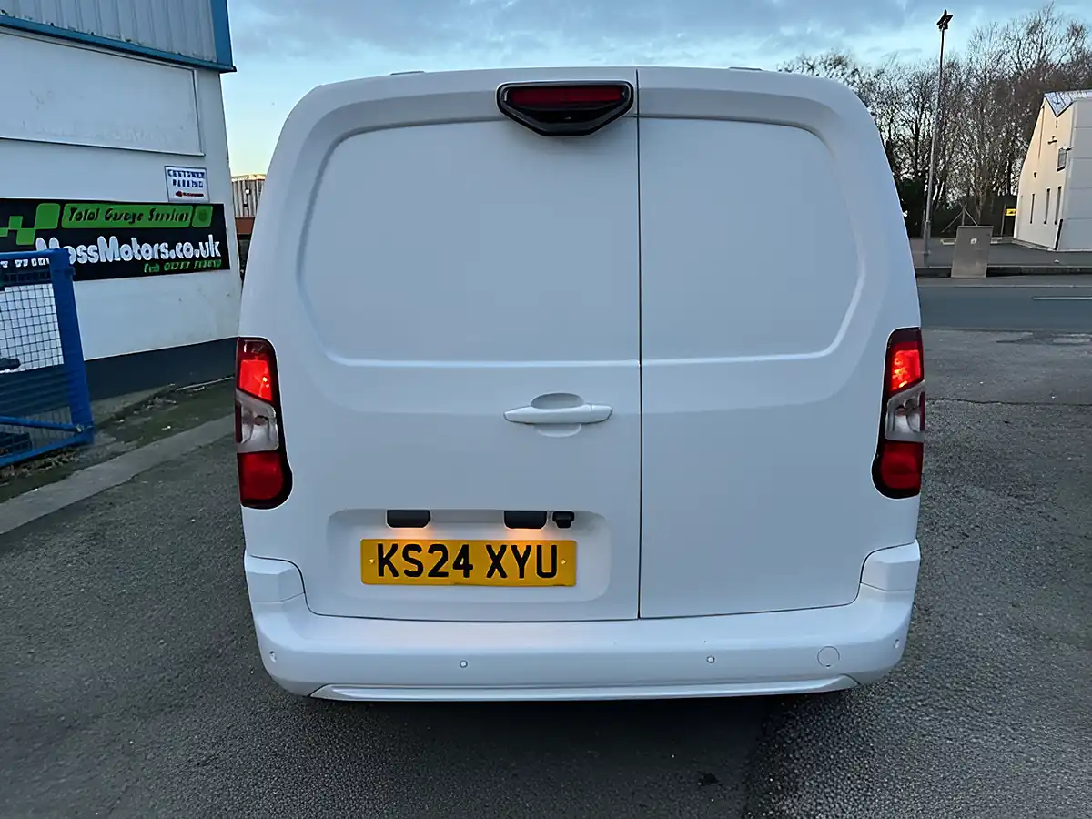 Used 2024 Citroen Berlingo Driver White - Interior and Exterior details 6