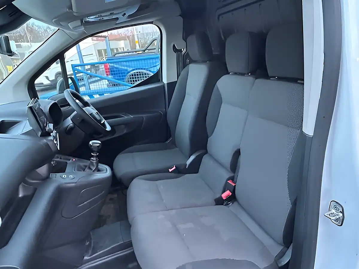 Used 2024 Citroen Berlingo Driver White - Interior and Exterior details 8