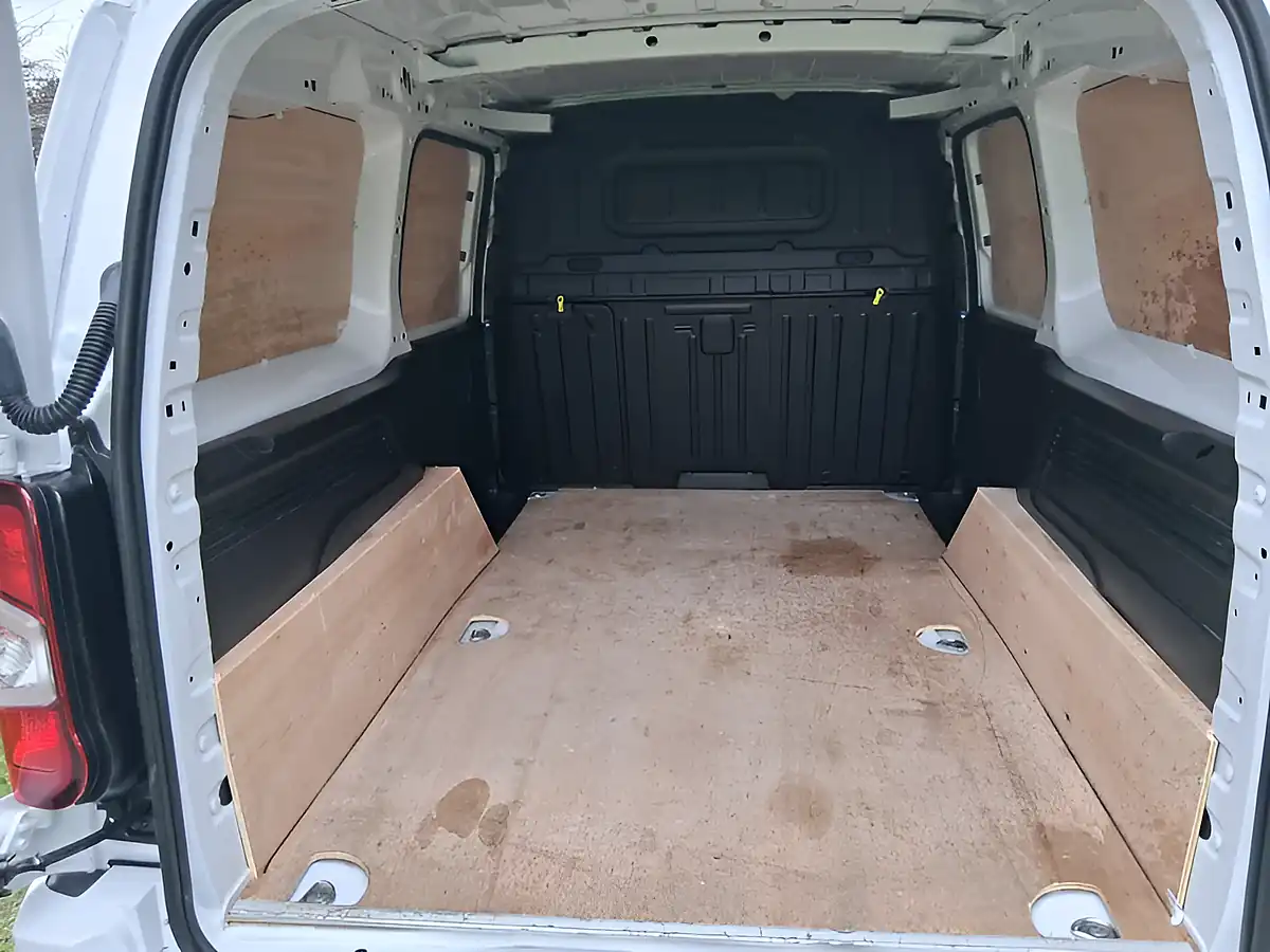 Used 2024 Citroen Berlingo Driver Xl White - Interior and Exterior details 10